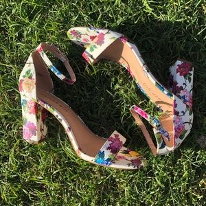 Madden Girl White Floral Beella Heeled San…